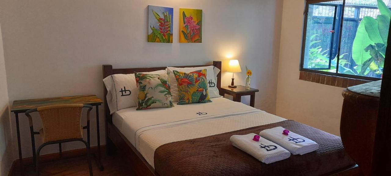 Ecohotel Bordones Isnos Bagian luar foto