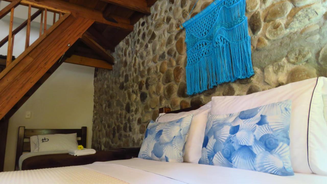 Ecohotel Bordones Isnos Bagian luar foto