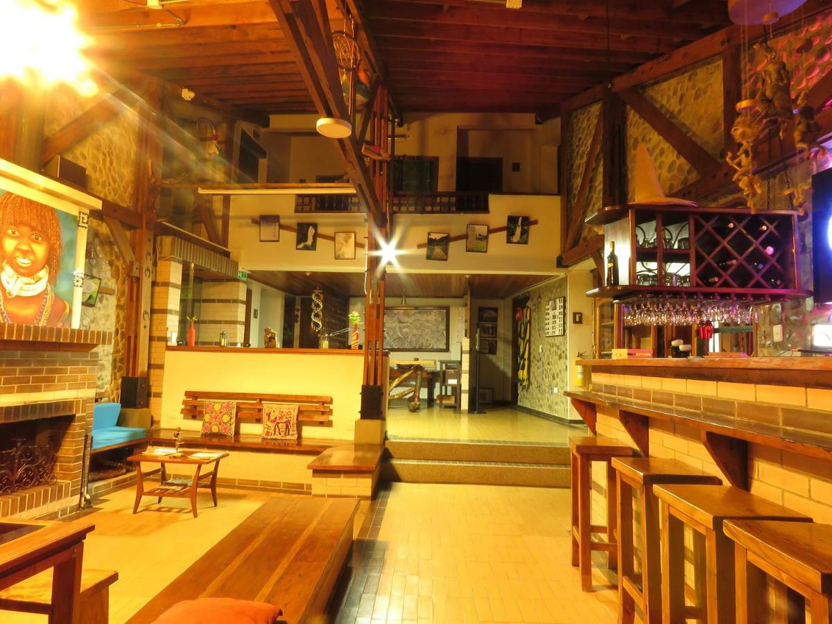 Ecohotel Bordones Isnos Bagian luar foto