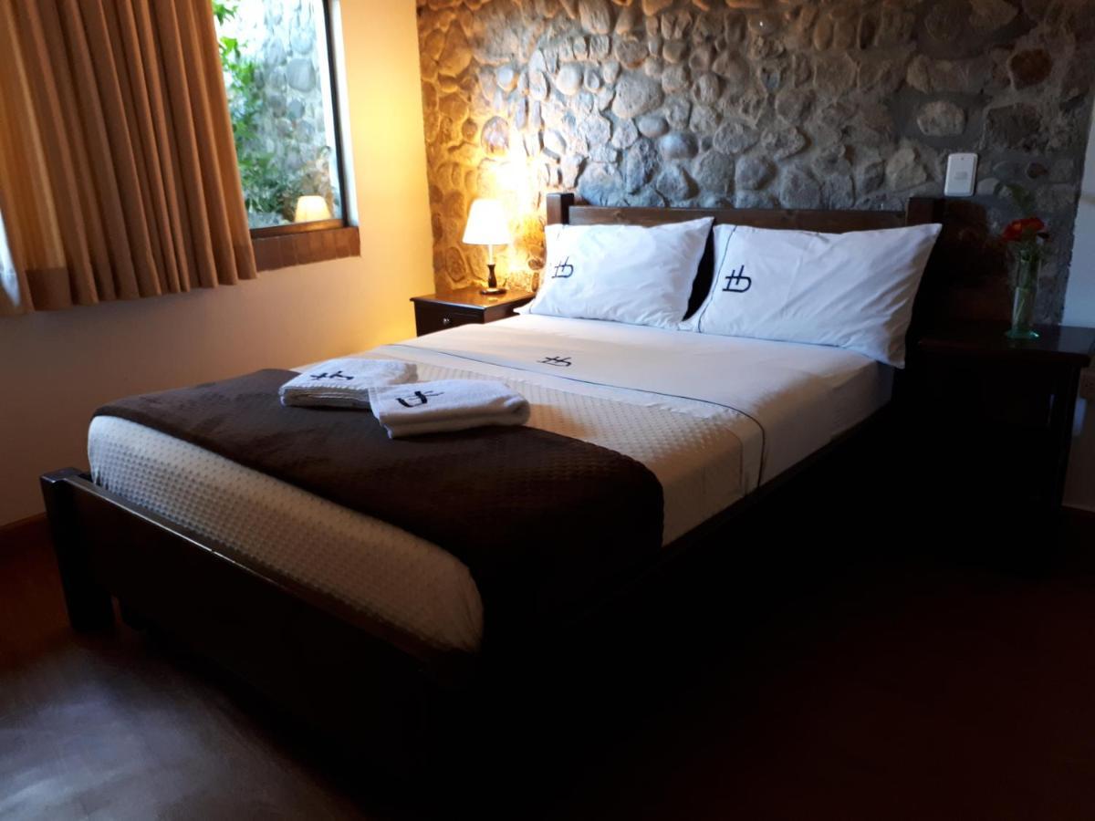 Ecohotel Bordones Isnos Bagian luar foto