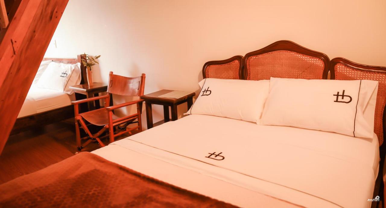 Ecohotel Bordones Isnos Bagian luar foto