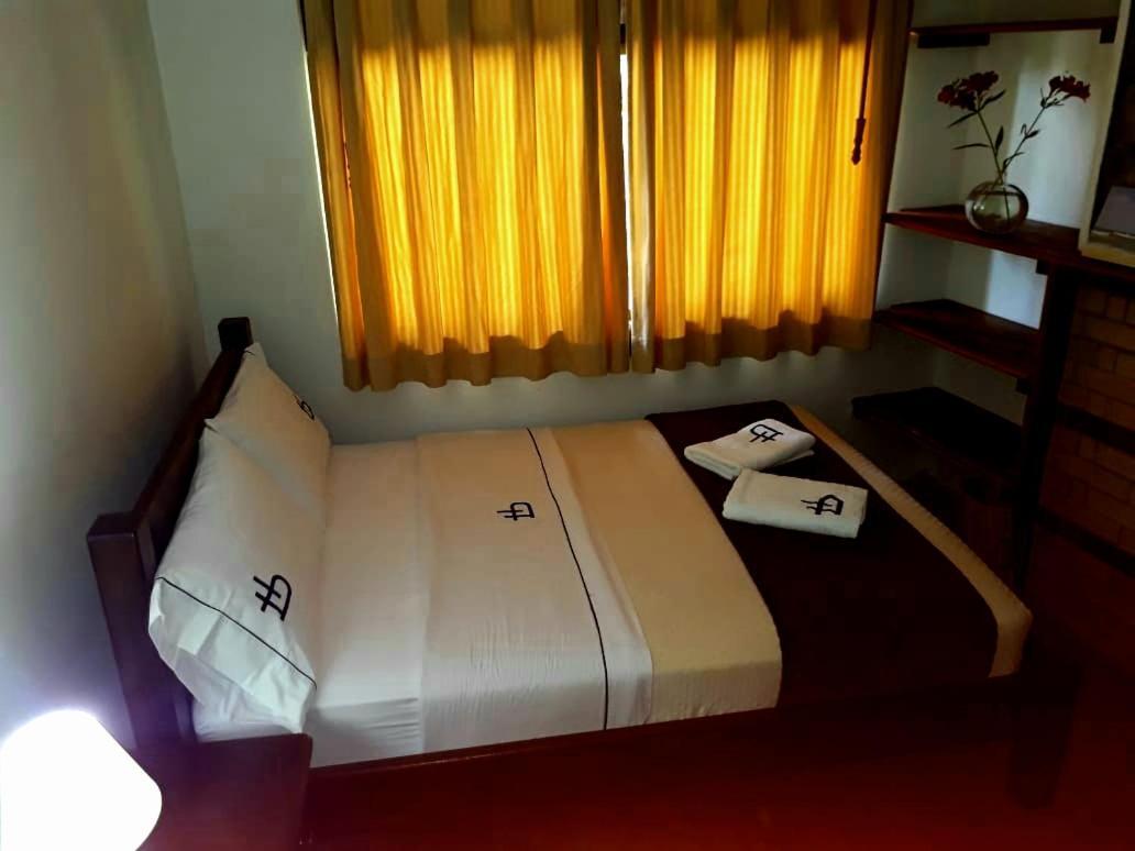 Ecohotel Bordones Isnos Bagian luar foto